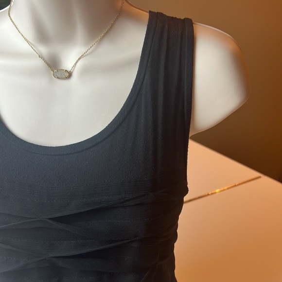 🖤ANN TAYLOR BLACK WOVEN LAYERED FABRIC TOP SIZE MEDIUM PETITE🖤 - Picture 6 of 13